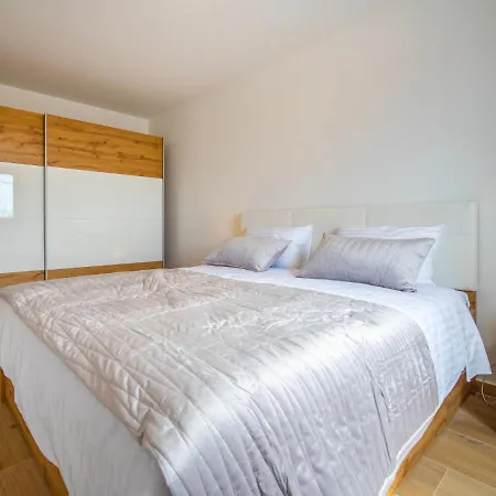Nola By Interhome